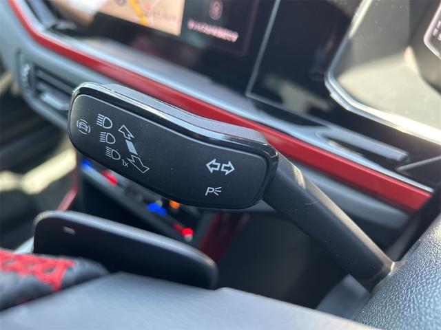 ポロＧＴＩ 　ワンオーナー　禁煙車　バックカメラ　ナビ　オートクルーズコントロール　パークアシスト　アルミホイール　オートライト　スマートキー　アイドリングストップ　電動格納ミラー　ＡＴ　ＥＳＣ（44枚目）