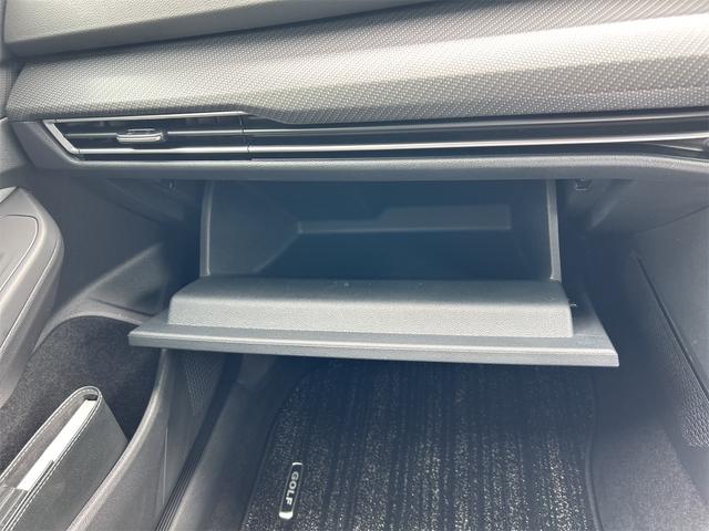 ゴルフヴァリアント ＴＤＩ　Ｒライン　プラチナムエディション　バックカメラ　ナビ　オートクルーズコントロール　衝突被害軽減システム　アルミホイール　オートライト　ＬＥＤヘッドランプ　ヘッドライトウォッシャー　サンルーフ　スマートキー（40枚目）