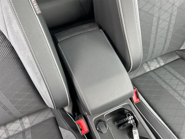ゴルフヴァリアント ＴＤＩ　Ｒライン　プラチナムエディション　バックカメラ　ナビ　オートクルーズコントロール　衝突被害軽減システム　アルミホイール　オートライト　ＬＥＤヘッドランプ　ヘッドライトウォッシャー　サンルーフ　スマートキー（43枚目）