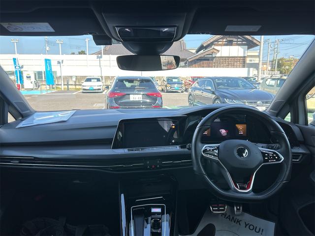 ゴルフＧＴＩ ベースグレード　ＥＴＣ　バックカメラ　ナビ　オートクルーズコントロール　レーンアシスト　衝突被害軽減システム　アルミホイール　ＬＥＤヘッドランプ　スマートキー　電動格納ミラー　シートヒーター　ＡＴ（2枚目）