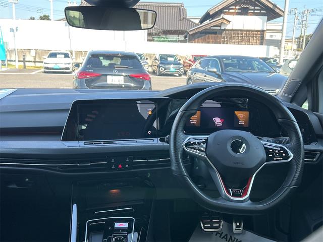 ゴルフＧＴＩ ベースグレード　ＥＴＣ　バックカメラ　ナビ　オートクルーズコントロール　レーンアシスト　衝突被害軽減システム　アルミホイール　ＬＥＤヘッドランプ　スマートキー　電動格納ミラー　シートヒーター　ＡＴ（3枚目）