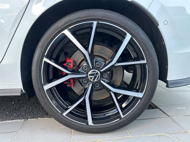 ゴルフＧＴＩ ベースグレード　ＥＴＣ　バックカメラ　ナビ　オートクルーズコントロール　レーンアシスト　衝突被害軽減システム　アルミホイール　ＬＥＤヘッドランプ　スマートキー　電動格納ミラー　シートヒーター　ＡＴ（20枚目）