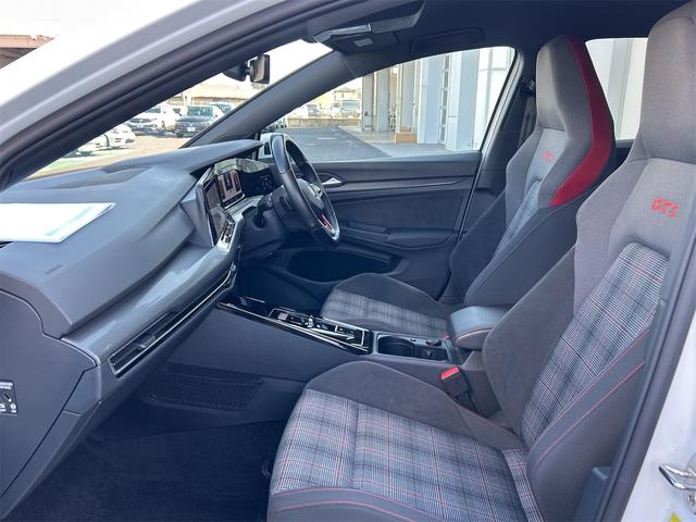 ゴルフＧＴＩ ベースグレード　ＥＴＣ　バックカメラ　ナビ　オートクルーズコントロール　レーンアシスト　衝突被害軽減システム　アルミホイール　ＬＥＤヘッドランプ　スマートキー　電動格納ミラー　シートヒーター　ＡＴ（29枚目）