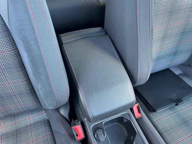 ゴルフＧＴＩ ベースグレード　ＥＴＣ　バックカメラ　ナビ　オートクルーズコントロール　レーンアシスト　衝突被害軽減システム　アルミホイール　ＬＥＤヘッドランプ　スマートキー　電動格納ミラー　シートヒーター　ＡＴ（47枚目）