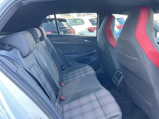 ゴルフＧＴＩ ベースグレード　ＥＴＣ　バックカメラ　ナビ　オートクルーズコントロール　レーンアシスト　衝突被害軽減システム　アルミホイール　ＬＥＤヘッドランプ　スマートキー　電動格納ミラー　シートヒーター　ＡＴ（49枚目）