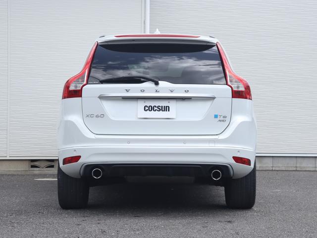 ＸＣ６０ Ｔ６　ＡＷＤ　Ｒデザイン　ｈａｒｍａｎ／ｋａｒｄｏｎプレミアムサウンド　ＩｘｉｏｎＩＩ２０インチアルミホイール　歩行者・サイクリスト検知機能付追突回避・軽減フルオートブレーキシステム　全車速追従機能付ＡＣＣ　車間警告機能（9枚目）