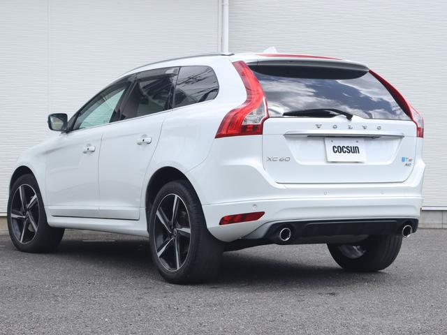 ＸＣ６０ Ｔ６　ＡＷＤ　Ｒデザイン　ｈａｒｍａｎ／ｋａｒｄｏｎプレミアムサウンド　ＩｘｉｏｎＩＩ２０インチアルミホイール　歩行者・サイクリスト検知機能付追突回避・軽減フルオートブレーキシステム　全車速追従機能付ＡＣＣ　車間警告機能（10枚目）