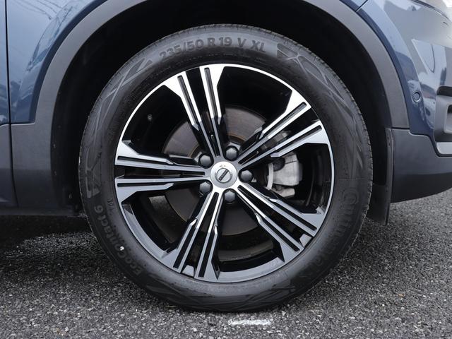 XC40 B4 AWD インスクリプション ワンオーナー harman/kardonプレミアムオーディオ パノラマガラスサンルーフ オレフォスクリスタルシフトノブ 本革シート ステアリングヒーター リアシートヒーター ドライブレコーダー 禁煙車(51枚目)