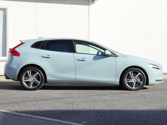 VOLVO V40 T3 MOMENTUM