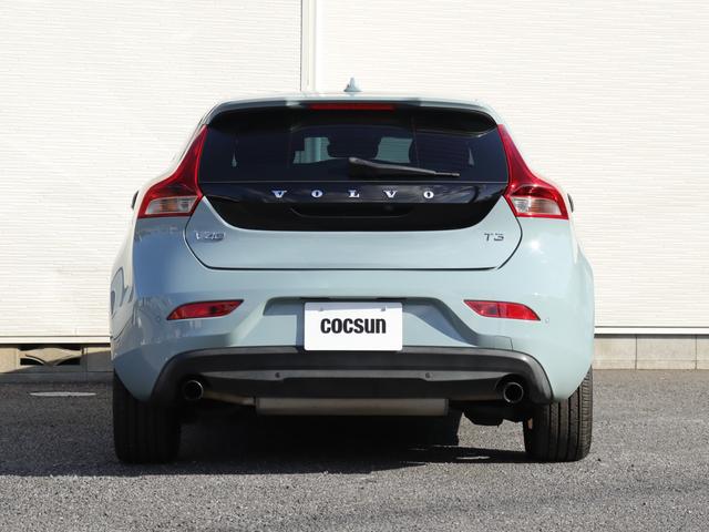 VOLVO V40 T3 MOMENTUM