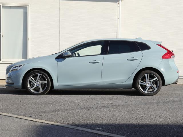 VOLVO V40 T3 MOMENTUM