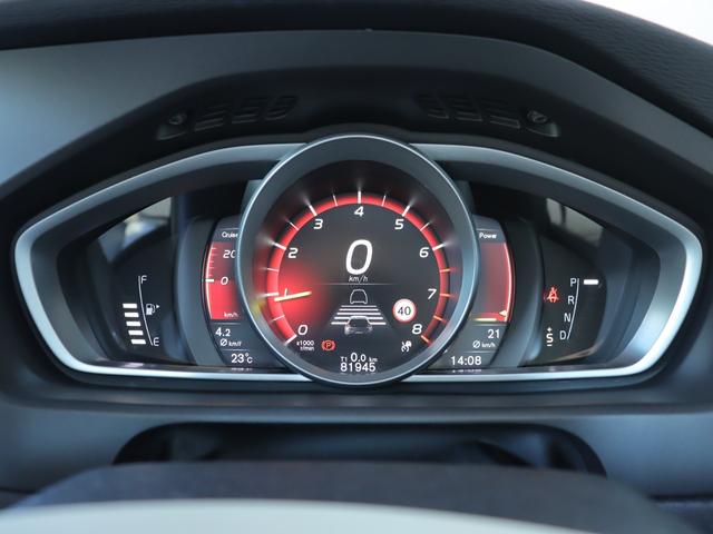 VOLVO V40 T3 MOMENTUM