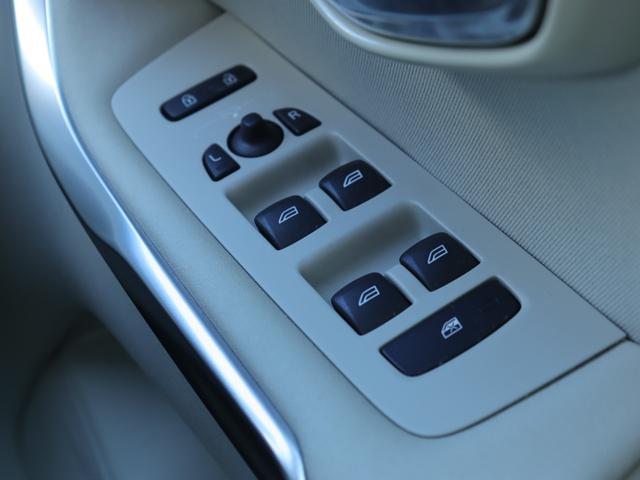 VOLVO V40 T3 MOMENTUM