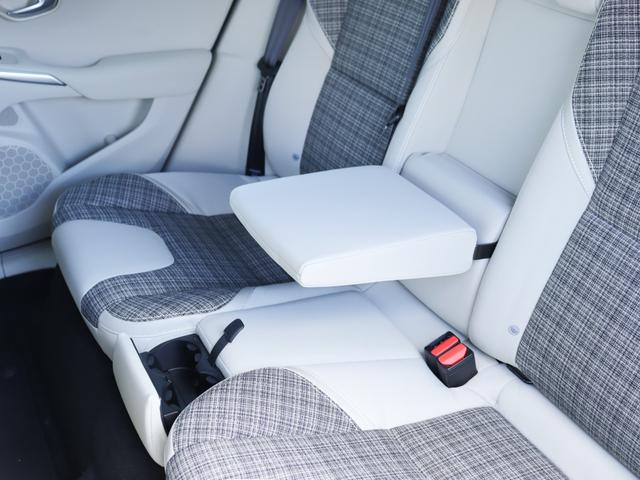 VOLVO V40 T3 MOMENTUM