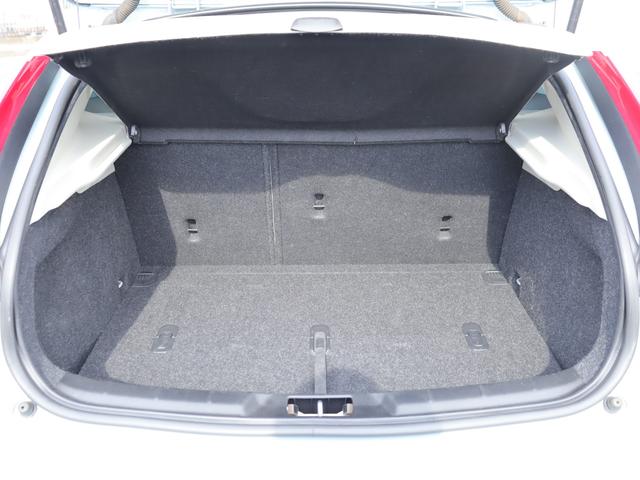 VOLVO V40 T3 MOMENTUM