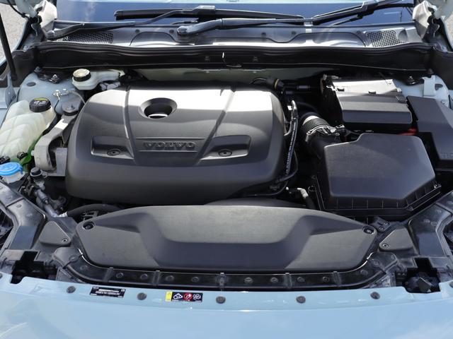 VOLVO V40 T3 MOMENTUM