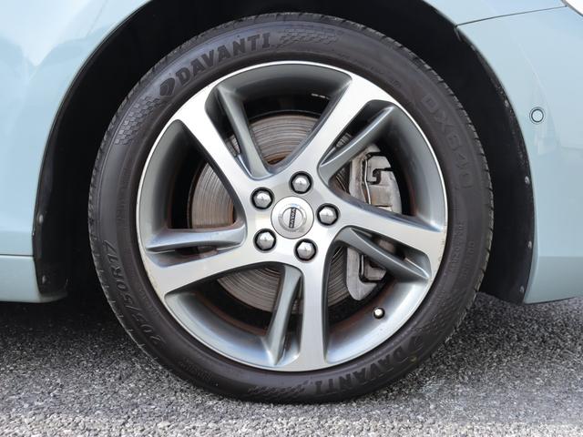 VOLVO V40 T3 MOMENTUM