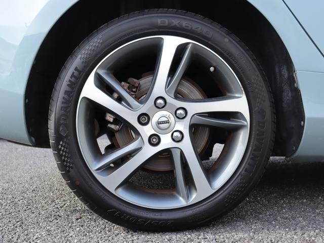 VOLVO V40 T3 MOMENTUM
