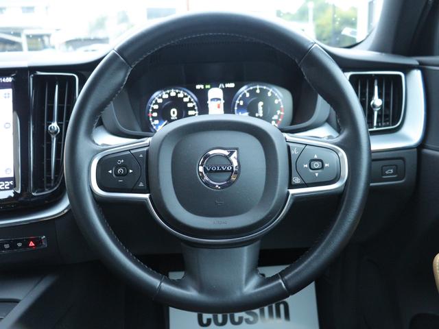 VOLVO XC60 T5 AWD MOMENTUM