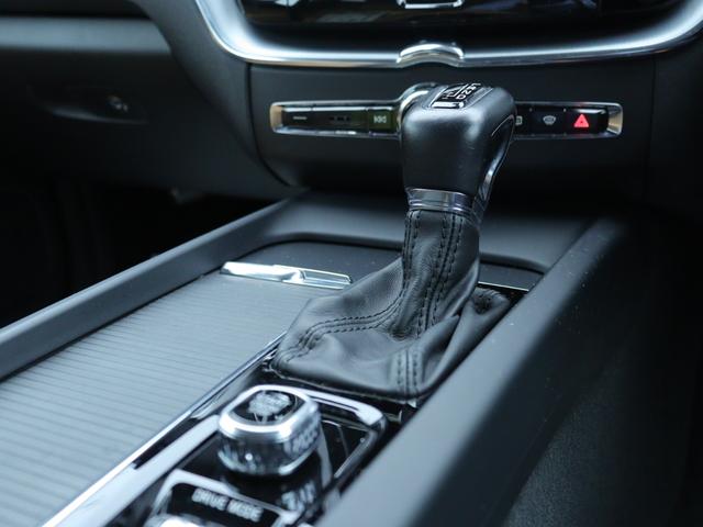 VOLVO XC60 T5 AWD MOMENTUM