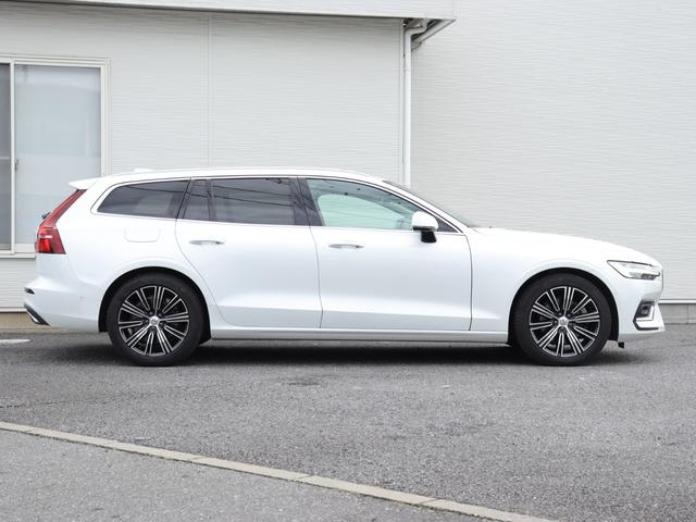 V60 T5 インスクリプション ワンオーナー harman/kardonプレミアムオーディオ パーフォレーテッドファインナッパレザー シートヒーター ステアリングヒーター リアエアコン パワーテールゲート ドライブレコーダー 禁煙車(7枚目)
