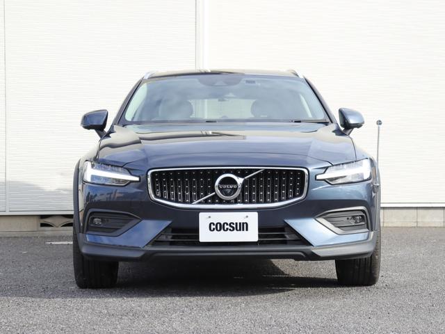 V60 クロスカントリー B5 AWD プロ ワンオーナー Bowers&Wilkinsプレミアムオーディオ パノラマガラスサンルーフ パーフォレーテッドファインナッパレザー シートヒーター シートベンチレーション マッサージ機能 リアエアコン(5枚目)