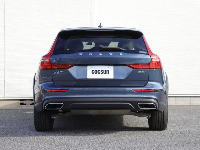 V60 クロスカントリー B5 AWD プロ ワンオーナー Bowers&Wilkinsプレミアムオーディオ パノラマガラスサンルーフ パーフォレーテッドファインナッパレザー シートヒーター シートベンチレーション マッサージ機能 リアエアコン(9枚目)