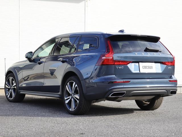 V60 クロスカントリー B5 AWD プロ ワンオーナー Bowers&Wilkinsプレミアムオーディオ パノラマガラスサンルーフ パーフォレーテッドファインナッパレザー シートヒーター シートベンチレーション マッサージ機能 リアエアコン(10枚目)