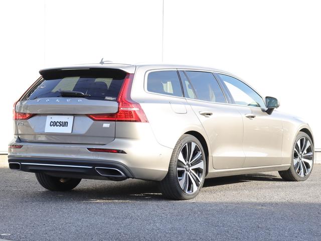 V60 リチャージ PHV T6 AWD インスクリプション harman/kardonプレミアムオーディオ パノラマガラスサンルーフ オレフォスクリスタルシフトノブ パーフォレーテッドファインナッパレザー マッサージ機能 シートヒーター シートベンチレーション(8枚目)