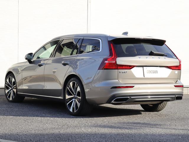 V60 リチャージ PHV T6 AWD インスクリプション harman/kardonプレミアムオーディオ パノラマガラスサンルーフ オレフォスクリスタルシフトノブ パーフォレーテッドファインナッパレザー マッサージ機能 シートヒーター シートベンチレーション(10枚目)