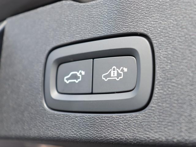V60 リチャージ PHV T6 AWD インスクリプション harman/kardonプレミアムオーディオ パノラマガラスサンルーフ オレフォスクリスタルシフトノブ パーフォレーテッドファインナッパレザー マッサージ機能 シートヒーター シートベンチレーション(42枚目)