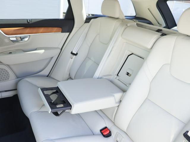 V90 B5 モメンタム Googleインフォテインメントシステム ブロンド本革シート シートヒーター ステアリングヒーター リアエアコン/シートヒーター パワーテールゲート 前後ドライブレコーダー 禁煙車(37枚目)