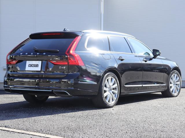 V90 D4 インスクリプション パーフォレーテッドファインナッパレザー マッサージ機能 シートヒーター シートベンチレーション ステアリングヒーター リアシートヒーター/エアコン パワーテールゲート 360°ビューカメラ 禁煙車(8枚目)