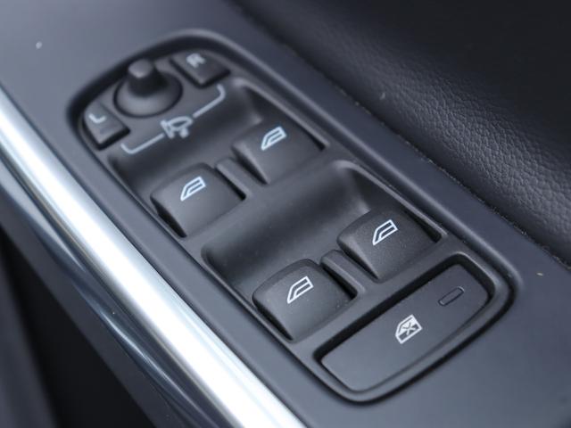 V60 D4 タック 本革シート フロント両席パワーシート フロントシートヒーター ナビゲーション 12セグ地上デジタルTV リアビューカメラ PCCキーレスドライブ 17インチアルミホイール ETC 禁煙車(29枚目)