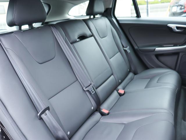 V60 D4 タック 本革シート フロント両席パワーシート フロントシートヒーター ナビゲーション 12セグ地上デジタルTV リアビューカメラ PCCキーレスドライブ 17インチアルミホイール ETC 禁煙車(35枚目)