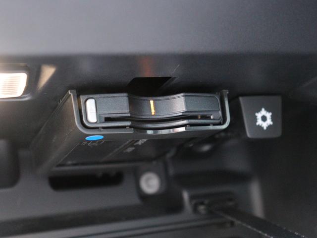 XC40 T5 AWD インスクリプション harman/kardonプレミアムオーディオ 本革シート シートヒーター ステアリングヒーター リアシートヒーター 360°ビューカメラ パワーテールゲート オレフォスクリスタルシフトノブ 禁煙車(18枚目)