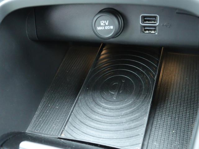 XC40 T5 AWD インスクリプション harman/kardonプレミアムオーディオ 本革シート シートヒーター ステアリングヒーター リアシートヒーター 360°ビューカメラ パワーテールゲート オレフォスクリスタルシフトノブ 禁煙車(28枚目)