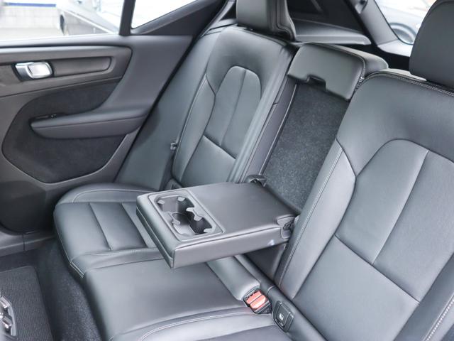 XC40 T5 AWD インスクリプション harman/kardonプレミアムオーディオ 本革シート シートヒーター ステアリングヒーター リアシートヒーター 360°ビューカメラ パワーテールゲート オレフォスクリスタルシフトノブ 禁煙車(39枚目)