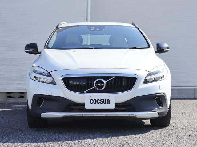 V40 クロスカントリー D4 サマム harman/kardonプレミアムオーディオ 本革シート パワーシート シートヒーター モダンウッドパネル ナビゲーション リアビューカメラ PCCキーレスドライブ 禁煙車(5枚目)