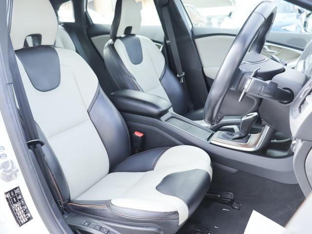 V40 クロスカントリー D4 サマム harman/kardonプレミアムオーディオ 本革シート パワーシート シートヒーター モダンウッドパネル ナビゲーション リアビューカメラ PCCキーレスドライブ 禁煙車(30枚目)