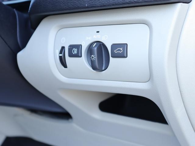 V40 D4 インスクリプション harman/kardonプレミアムオーディオ パノラマルーフ 本革シート シートヒーター ナビゲーション リアビューカメラ キーレスドライブ ブラインドスポットモニター モダンウッドパネル 禁煙車(26枚目)