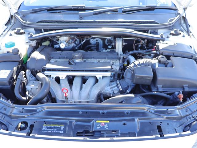 V70 ホワイトパールエディション ワンオーナー 特別限定車 クローム・ドアミラーカバー/ドアハンドル リアルーフスポイラー 17インチアルミホイール アクティブバイキセノンヘッドライト ガラス・サンルーフ 禁煙車(35枚目)