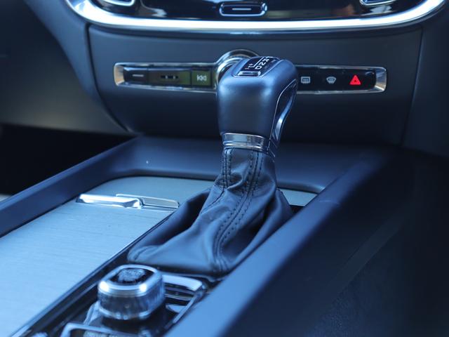 V60 T5 インスクリプション ワンオーナー harman/kardonプレミアムオーディオ パノラマガラスサンルーフ パーフォレーテッドファインナッパレザー シートヒーター シートベンチレーション 前後ドライブレコーダー 禁煙車(29枚目)