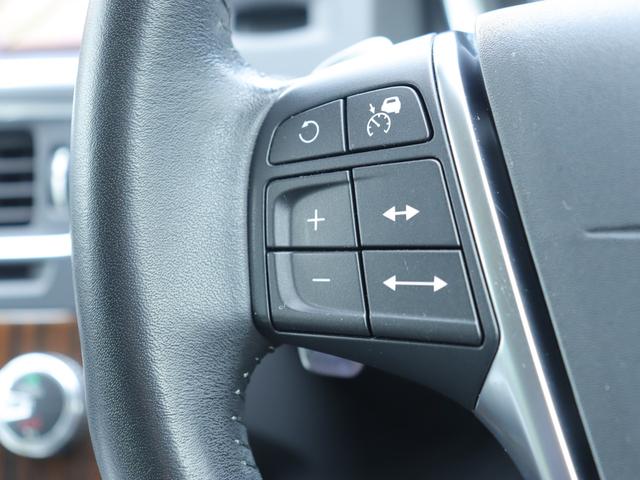 Ｖ６０ Ｄ４　クラシック　本革シート　シートヒーター　パワーシート　アーバンウッドパネル　チルトアップ機構付サンルーフ　ナビゲーション　リアビューカメラ　１８インチアルミホイール　ドライブレコーダー　キーレスドライブ　禁煙（14枚目）