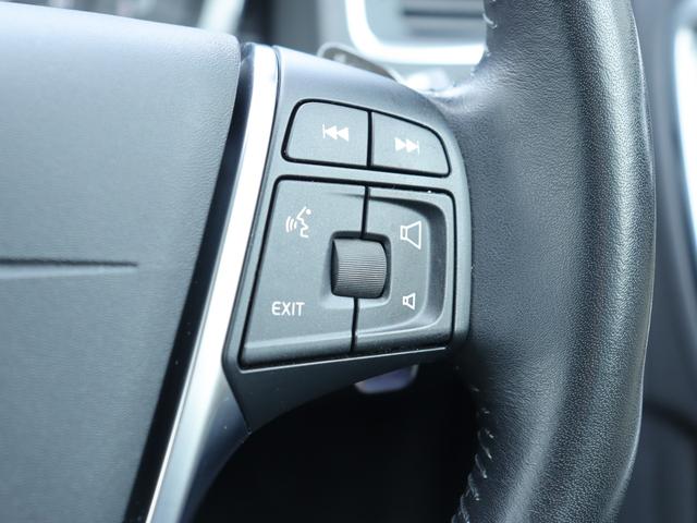 Ｖ６０ Ｄ４　クラシック　本革シート　シートヒーター　パワーシート　アーバンウッドパネル　チルトアップ機構付サンルーフ　ナビゲーション　リアビューカメラ　１８インチアルミホイール　ドライブレコーダー　キーレスドライブ　禁煙（15枚目）