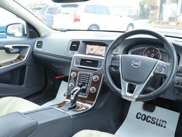 Ｖ６０ Ｄ４　クラシック　本革シート　シートヒーター　パワーシート　アーバンウッドパネル　チルトアップ機構付サンルーフ　ナビゲーション　リアビューカメラ　１８インチアルミホイール　ドライブレコーダー　キーレスドライブ　禁煙（16枚目）