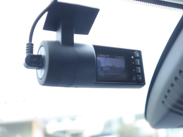 Ｖ６０ Ｄ４　クラシック　本革シート　シートヒーター　パワーシート　アーバンウッドパネル　チルトアップ機構付サンルーフ　ナビゲーション　リアビューカメラ　１８インチアルミホイール　ドライブレコーダー　キーレスドライブ　禁煙（18枚目）