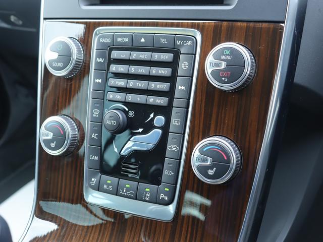 Ｖ６０ Ｄ４　クラシック　本革シート　シートヒーター　パワーシート　アーバンウッドパネル　チルトアップ機構付サンルーフ　ナビゲーション　リアビューカメラ　１８インチアルミホイール　ドライブレコーダー　キーレスドライブ　禁煙（23枚目）