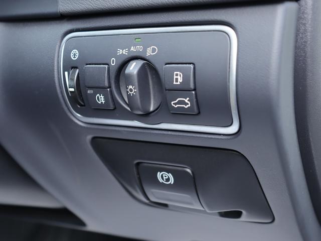 Ｖ６０ Ｄ４　クラシック　本革シート　シートヒーター　パワーシート　アーバンウッドパネル　チルトアップ機構付サンルーフ　ナビゲーション　リアビューカメラ　１８インチアルミホイール　ドライブレコーダー　キーレスドライブ　禁煙（26枚目）