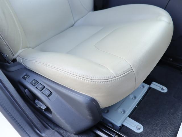 Ｖ６０ Ｄ４　クラシック　本革シート　シートヒーター　パワーシート　アーバンウッドパネル　チルトアップ機構付サンルーフ　ナビゲーション　リアビューカメラ　１８インチアルミホイール　ドライブレコーダー　キーレスドライブ　禁煙（31枚目）